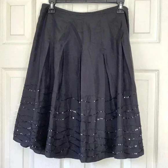 Talbots NWOT 100% Silk Women's Sz 2 Petite Black Sequin Trim Pleated Skirt - Picture 2 of 7